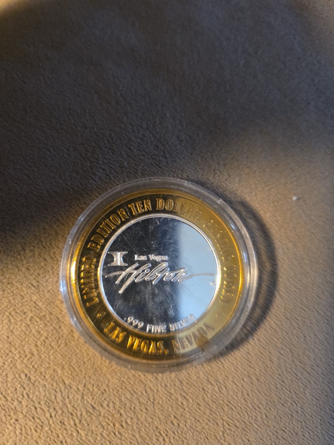 Las Vegas hilton 10 dollar gaming token. 0.6 fine silver. 0.999