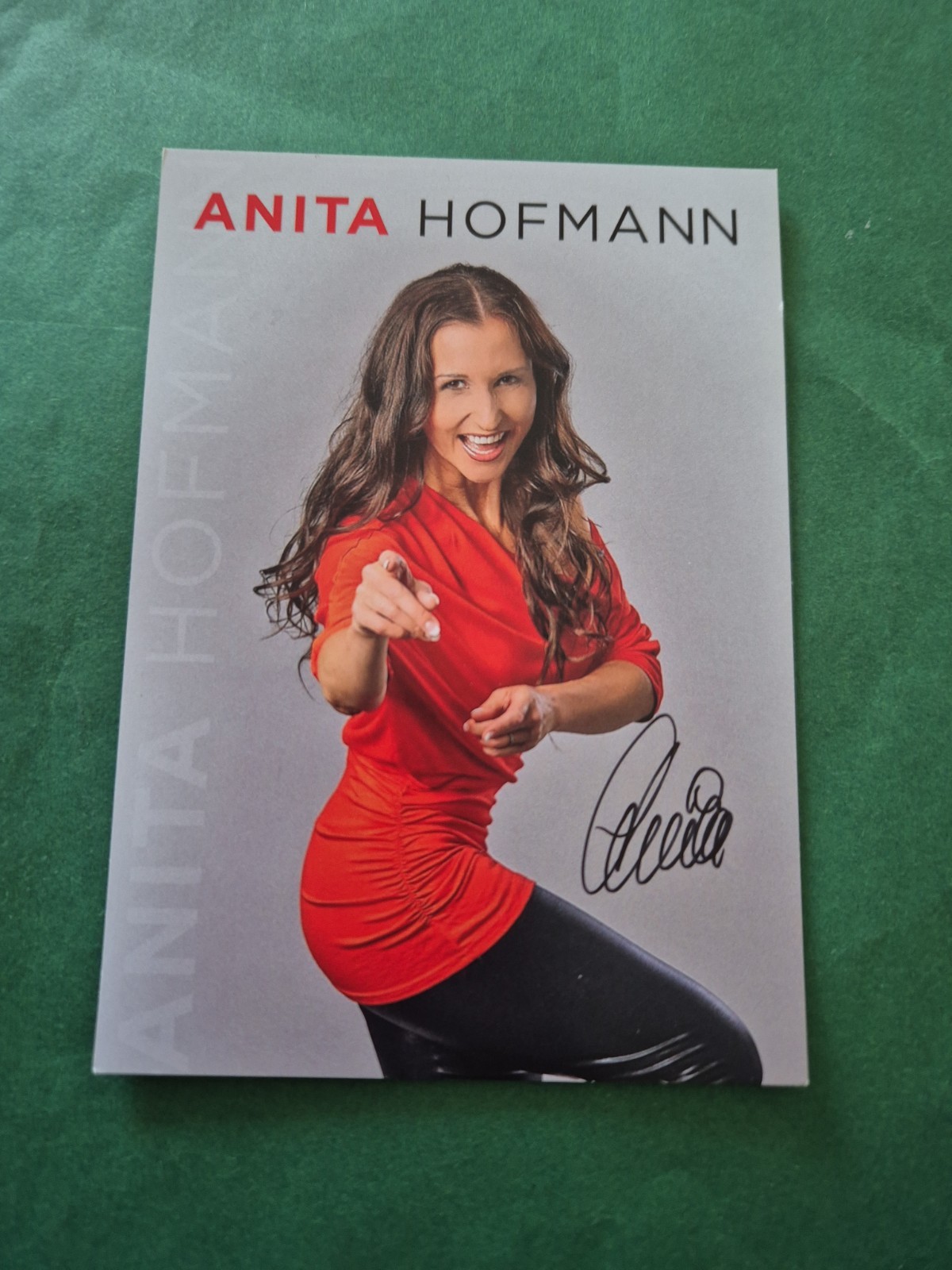 Anita Hofmann, television, music, autograph card