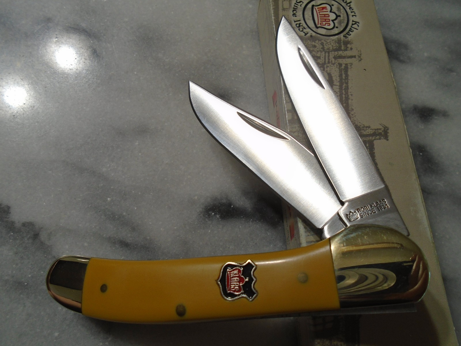 Robert Klaas Kissing Crane 2 Blade Copperhead Pocket Knife KC3214 Yellow Delrin