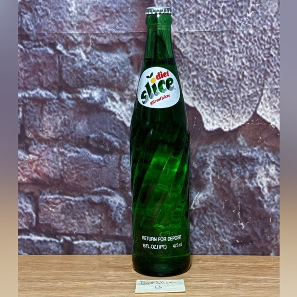 Vintage Diet Slice Green 16oz Soda Bottle Money Back Bottle SEALED (B)