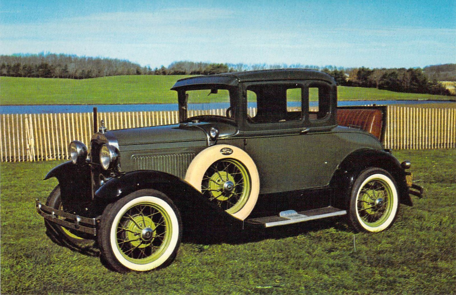 1930 Ford Deluxe Coupe NJ Roaring 20 Autos Museum Defunct Postcard K2