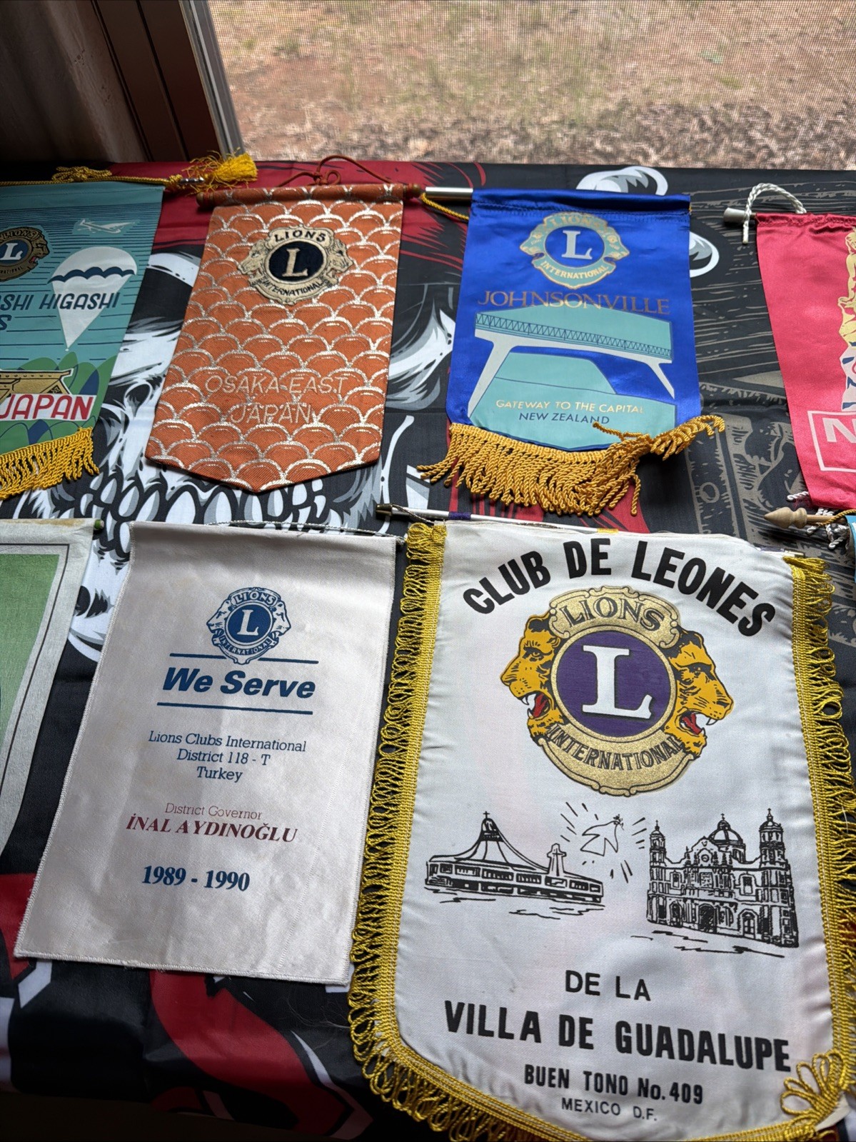 13 VINTAGE LIONS CLUB INTERNATIONAL WORLD FLAGS!