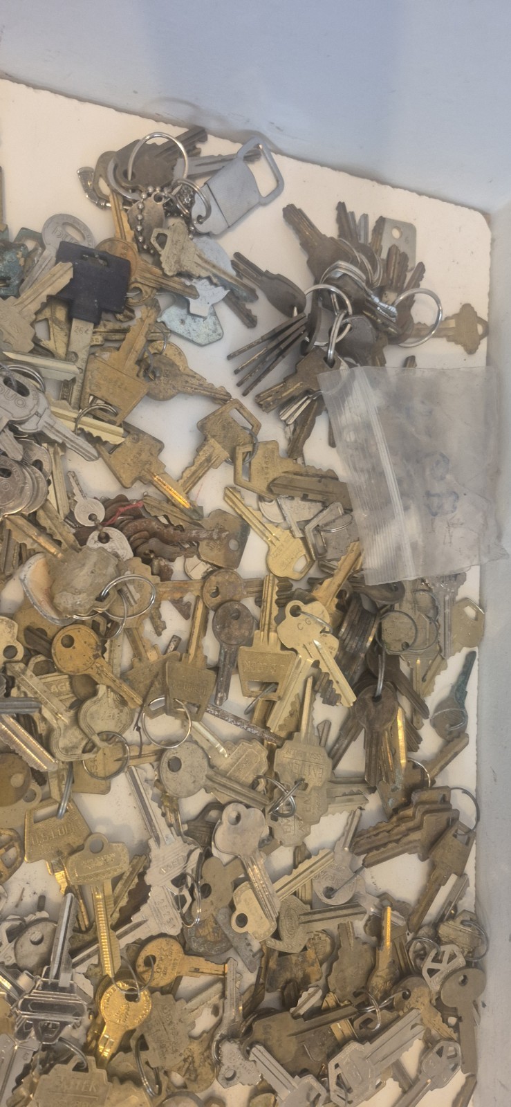 Lot Of 16 Pounds Of USED CUT And Uncut Keys Random Mix