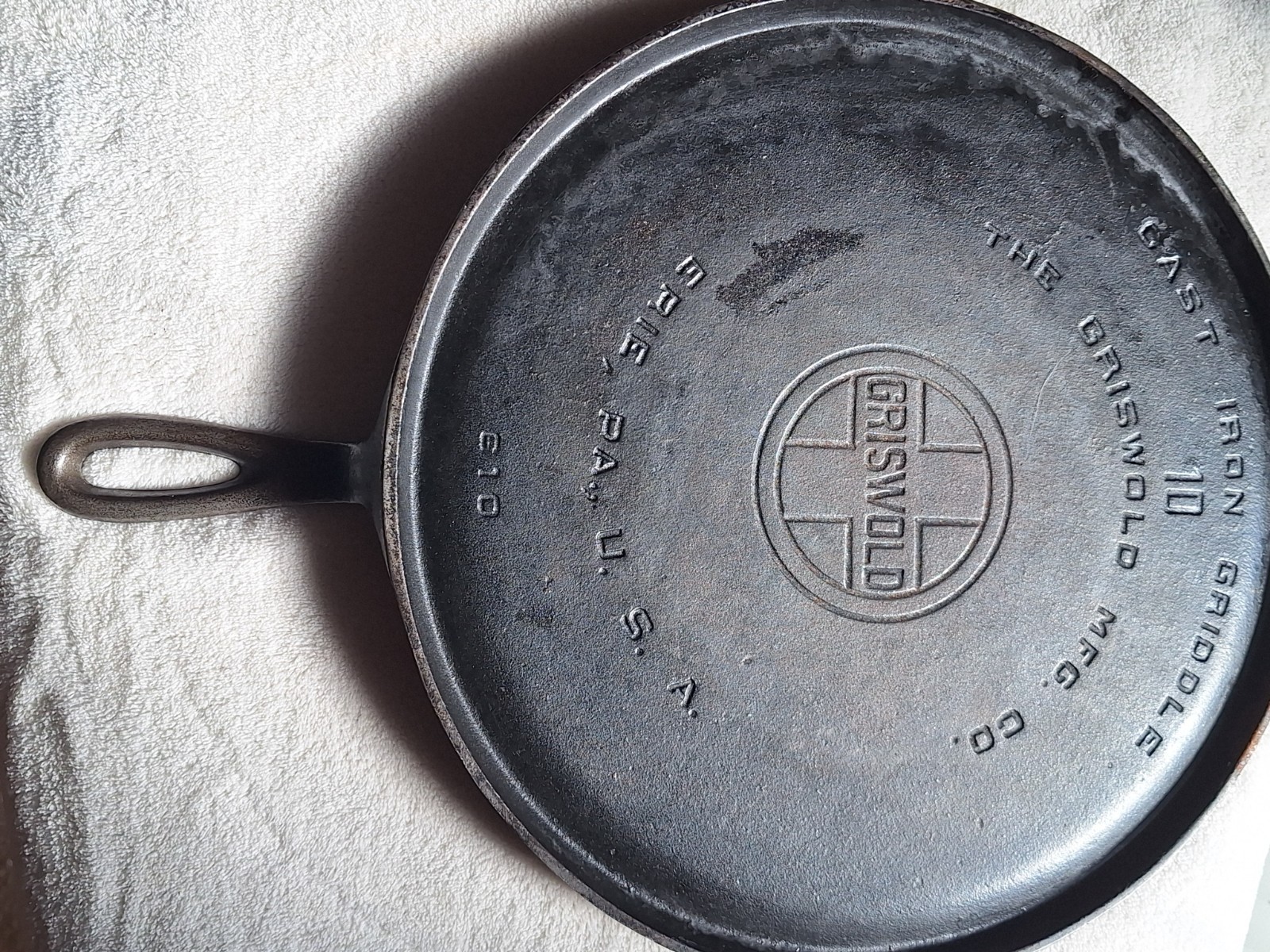 Grisold Cast Iron Griddle #10 – Rare – Free Shipping