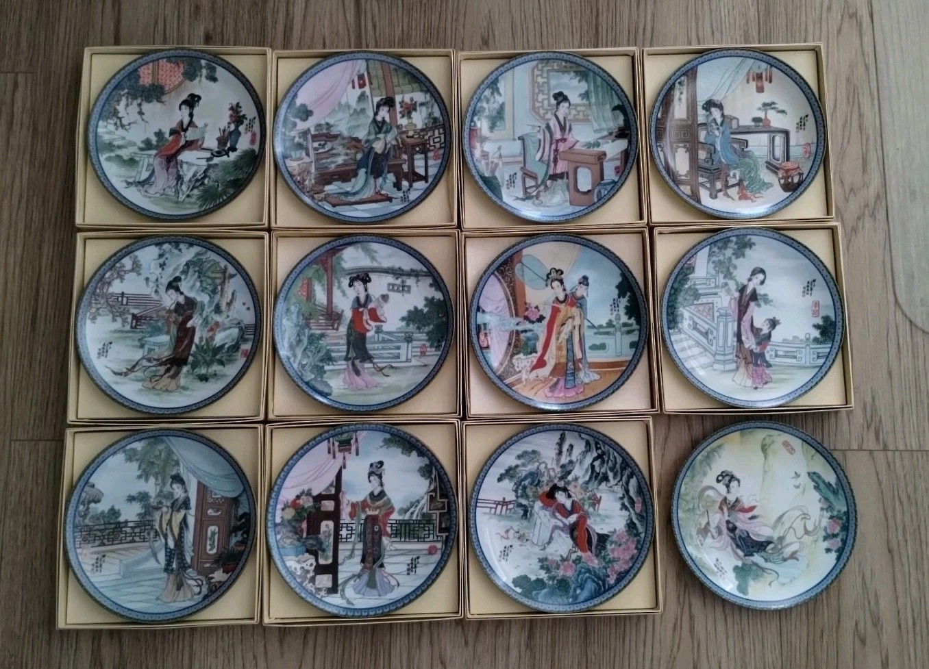 Vintage Set of 12 Early Imperial Jingdezhen Porcelain Plates 1986-1989