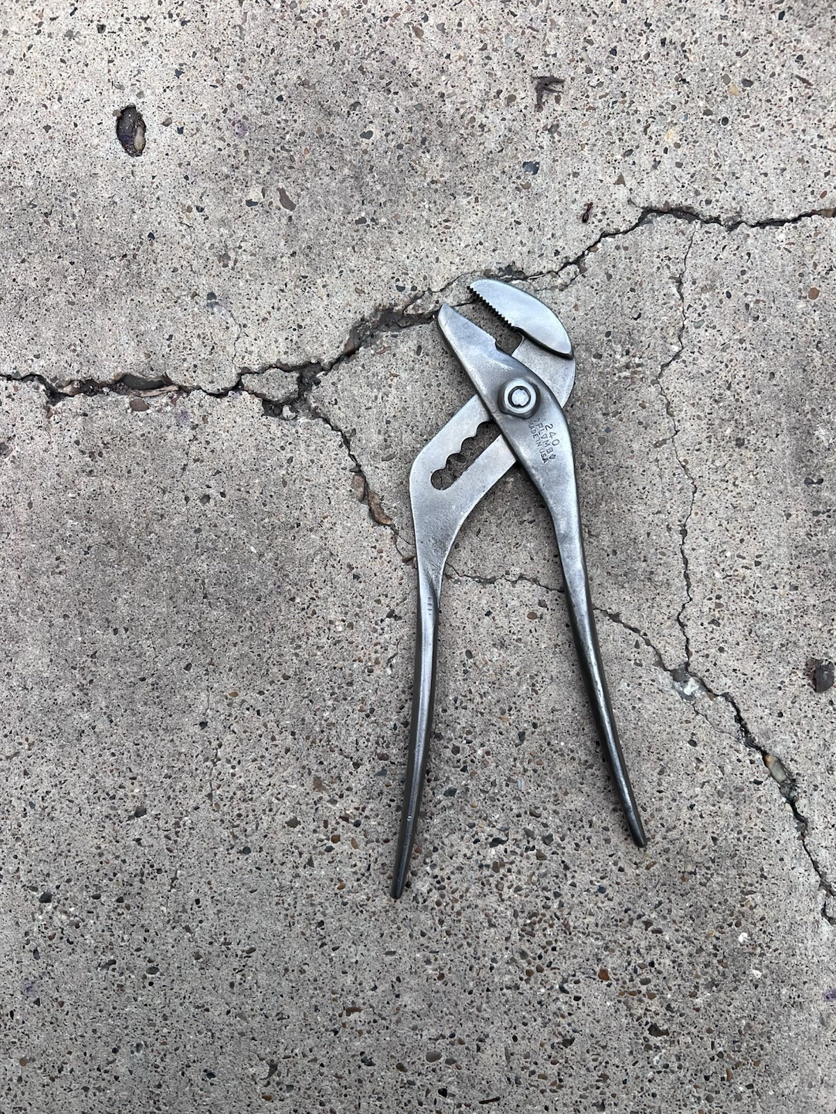Vintage Plomb / PLVMB 240 9.5in Pliers Made In USA Excellent