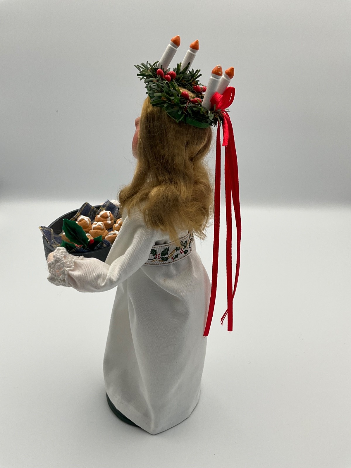 Byers Choice Saint St Lucia Candles & Hot Cross Buns Swedish Legend HTF Mint