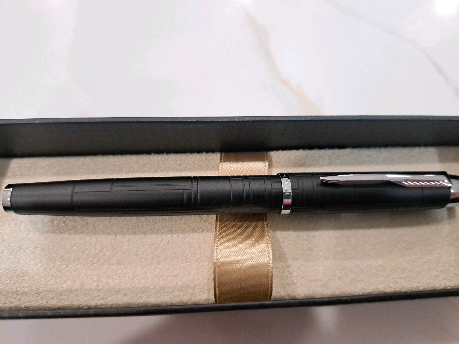 Parker IM PREMIUM GRID MATTE BLACK CHROME TRIM roller ball PEN 071641037922