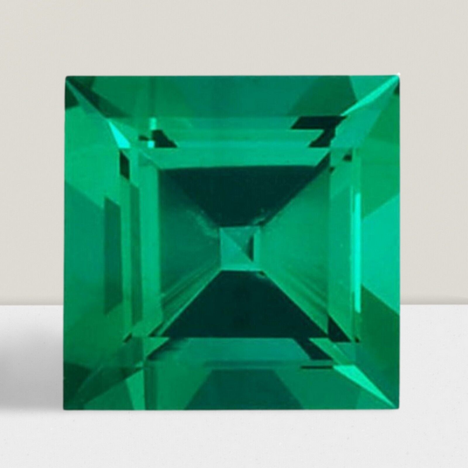 Emerald Square Cut Gemstone 1 Cts – 6 mm Flawless Loose Gem