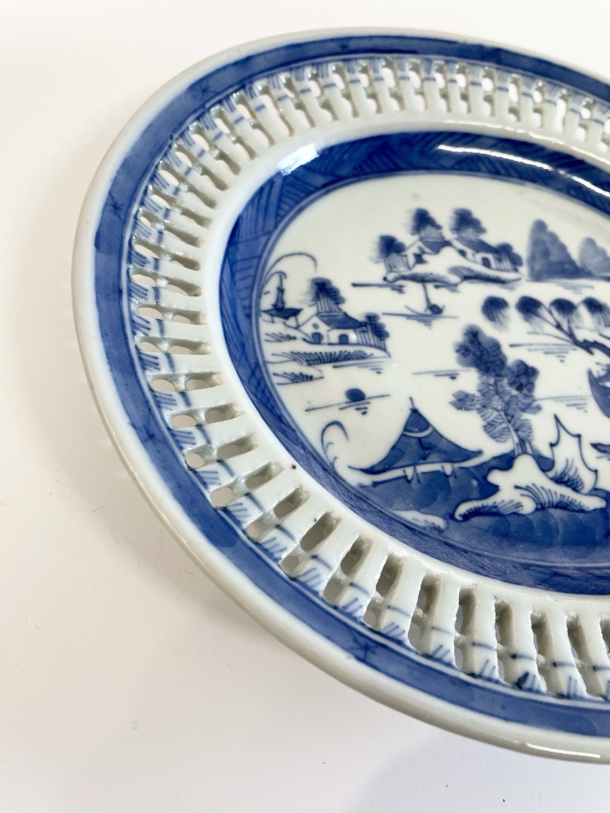 Canton Blue & White Porcelain Chestnut Stand Plate Chinese Export 19th Century