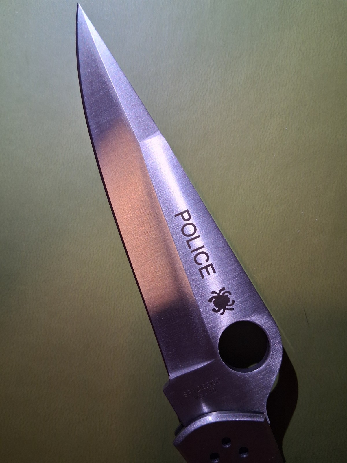 spyderco police stainless Steel Vg-10 Plain Edge Folding Knife