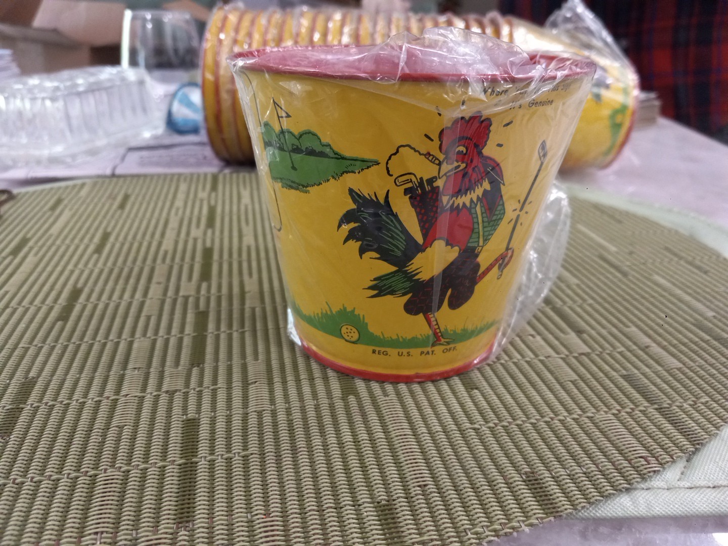 VINTAGE CHICKEN IN THE ROUGH RESTAURANT TIN BUCKET 1937 ROOSTER GOLFING MINT