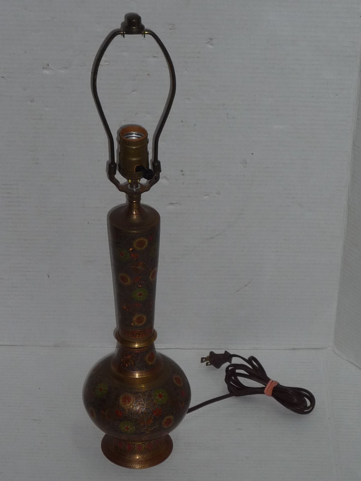 VINTAGE ARCHANA CRAFTS INDIA BRASS CLOISONNE FLOWERS FLORAL LAMP BEAUTIFUL