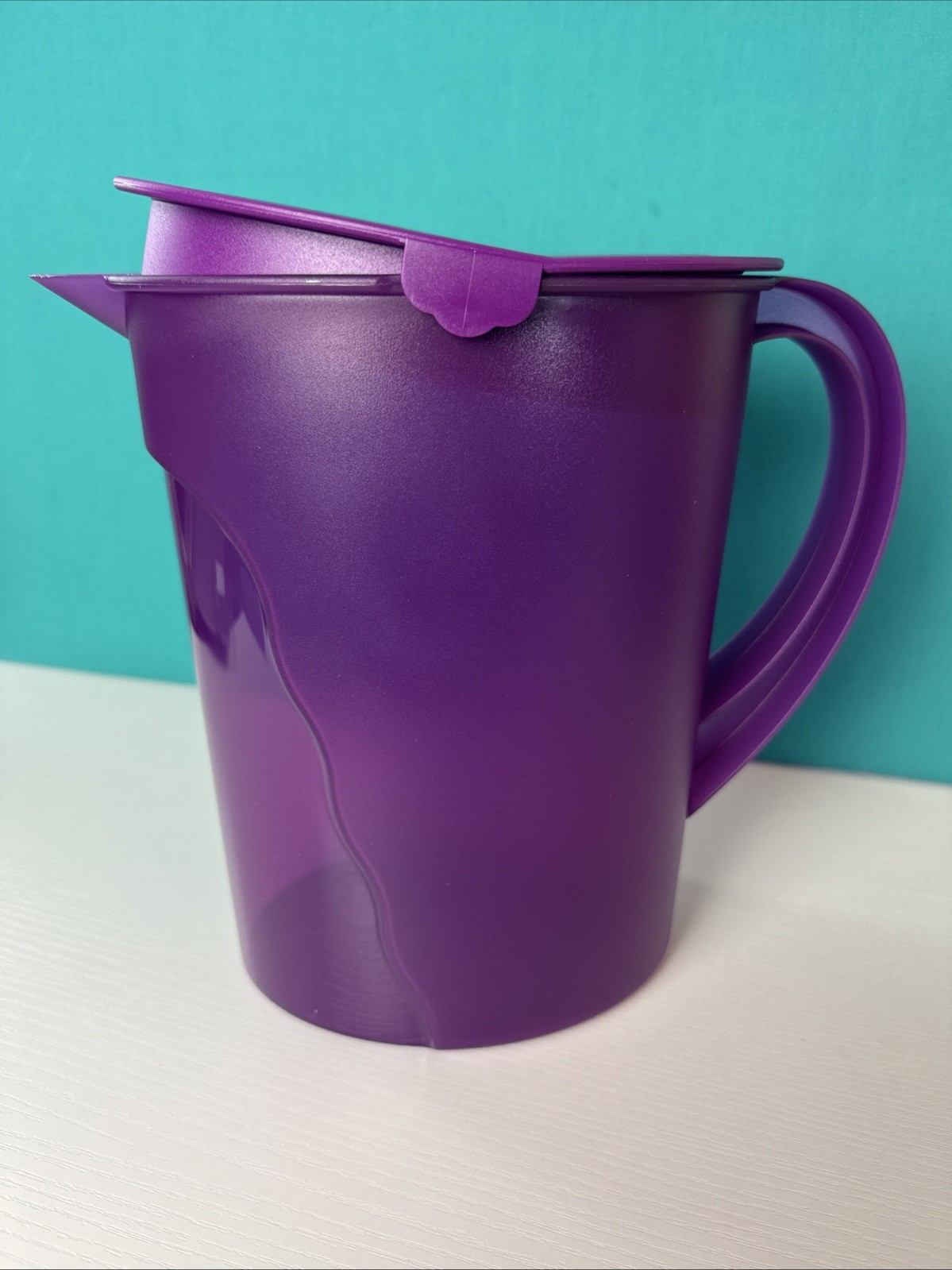 Tupperware Impressions Rocker Top 1gal Pitcher Eggplant Purple New 1 Gal New