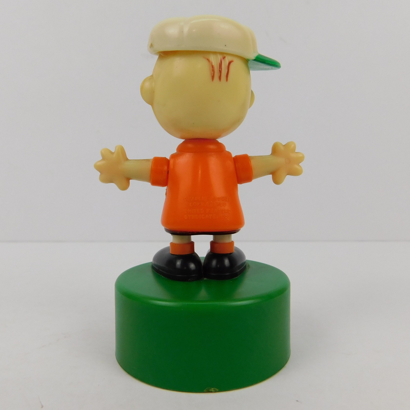 Vtg. CHARLIE BROWN Push Button Puppet by Ideal, 4.25″ Peanuts Made in Hong Kong