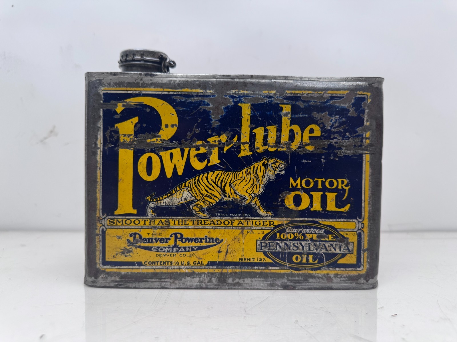 Powerlube Motor Oil Powerine 1/2 Gallon Oil Can „Smooth As the Tread of a Tiger“