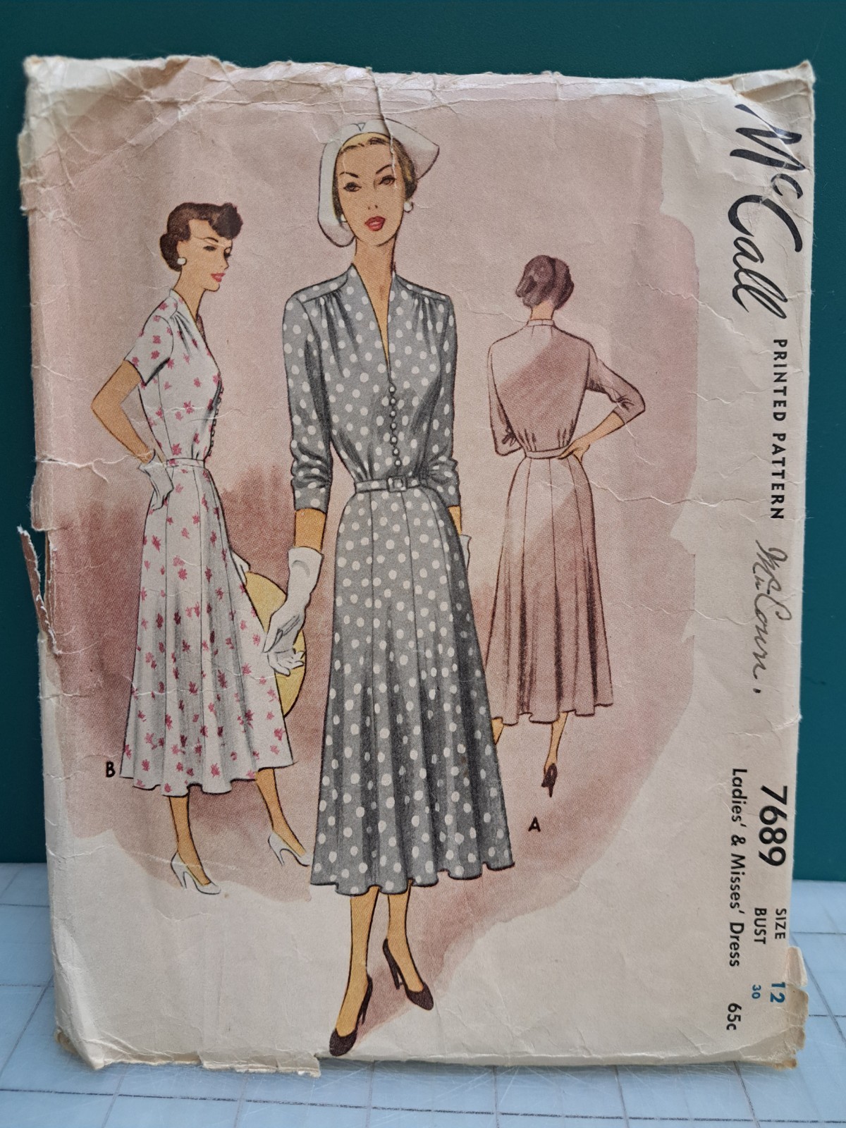1949 McCall`s No. 7689 WOMENS Lovely Flattering Dress PATTERN sz 12 Bust 30