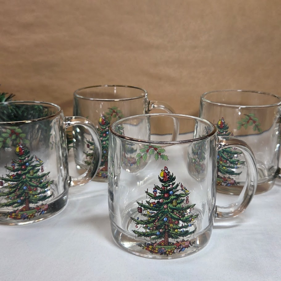 Spode Christmas Tree Set of 4 Glass Mugs 12 oz Hot or Cold Liquids Lightly Used