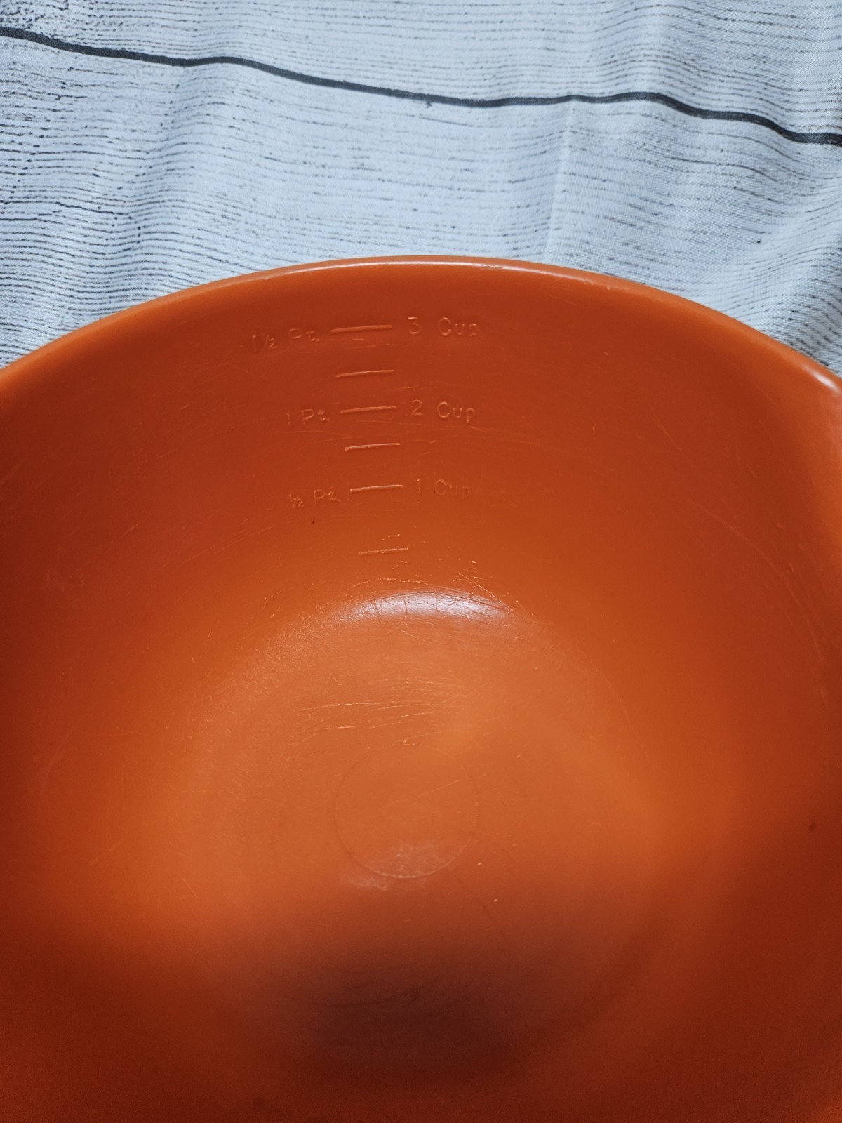 Rubbermaid Orange 3-Cup Batter Bowl/Measuring Bowl #3004, Baking Holiday Meal