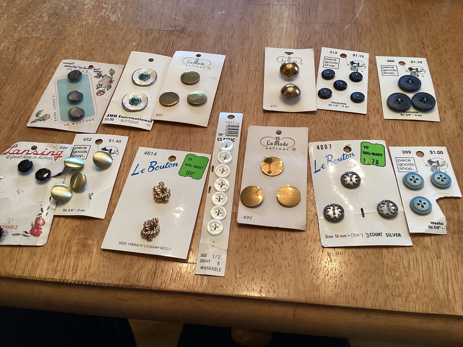VINTAGE BUTTONS, 43, ON CARDS 13 CARDS ASSORTED