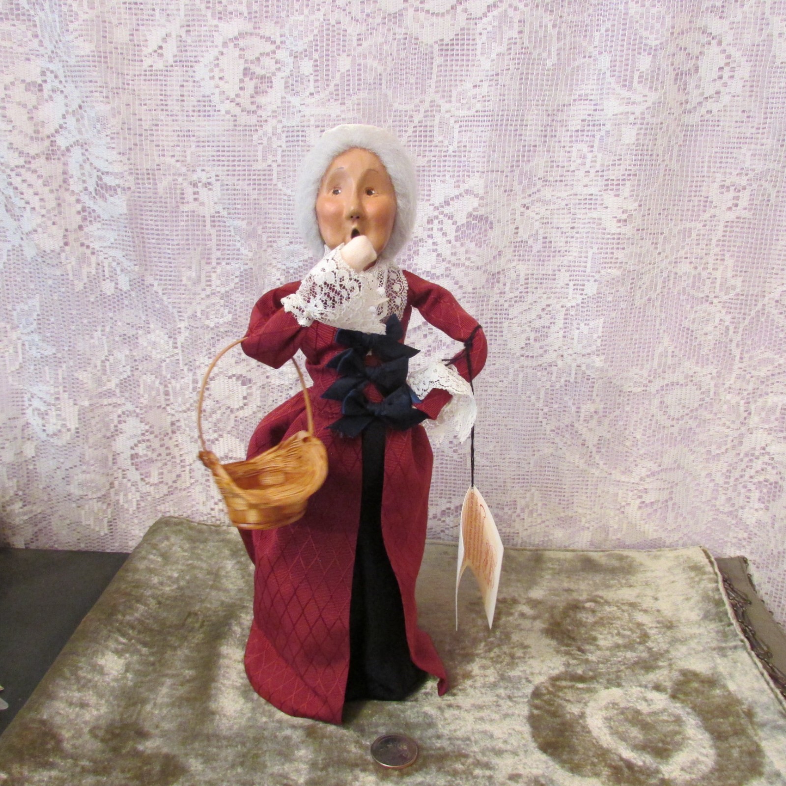 Byers Choice Williamsburg Lady with Basket 1999