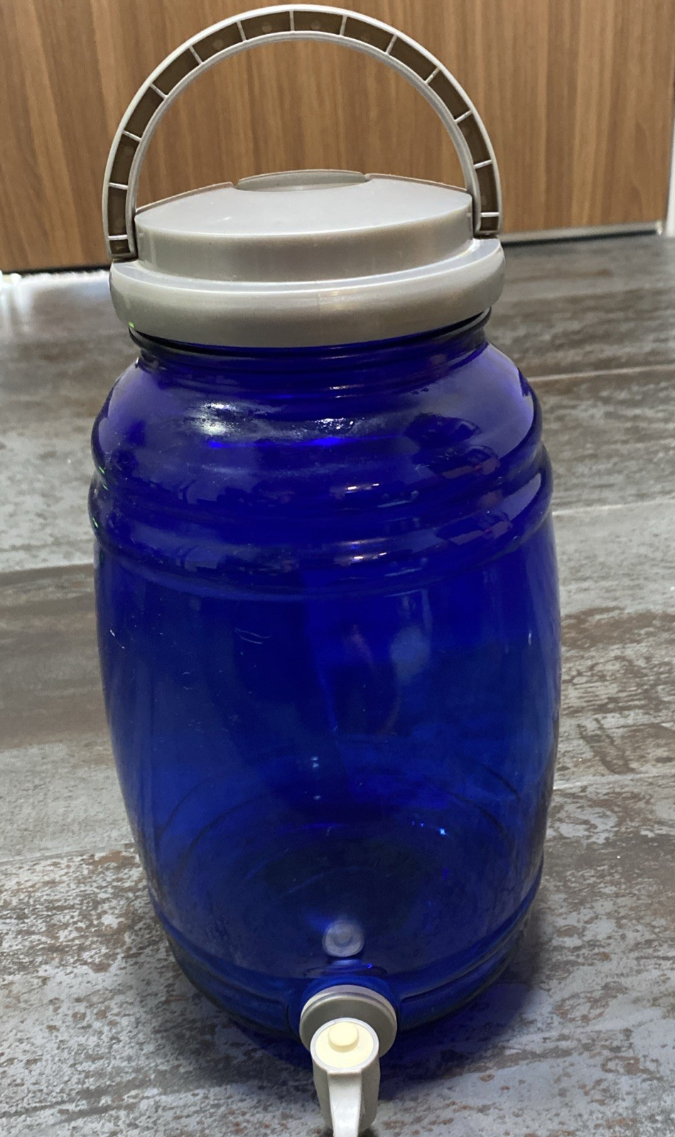 VTG 90’s Cobalt Dark Blue Glass Drink Dispenser Jar Sun Tea Spigot & Pour Spout
