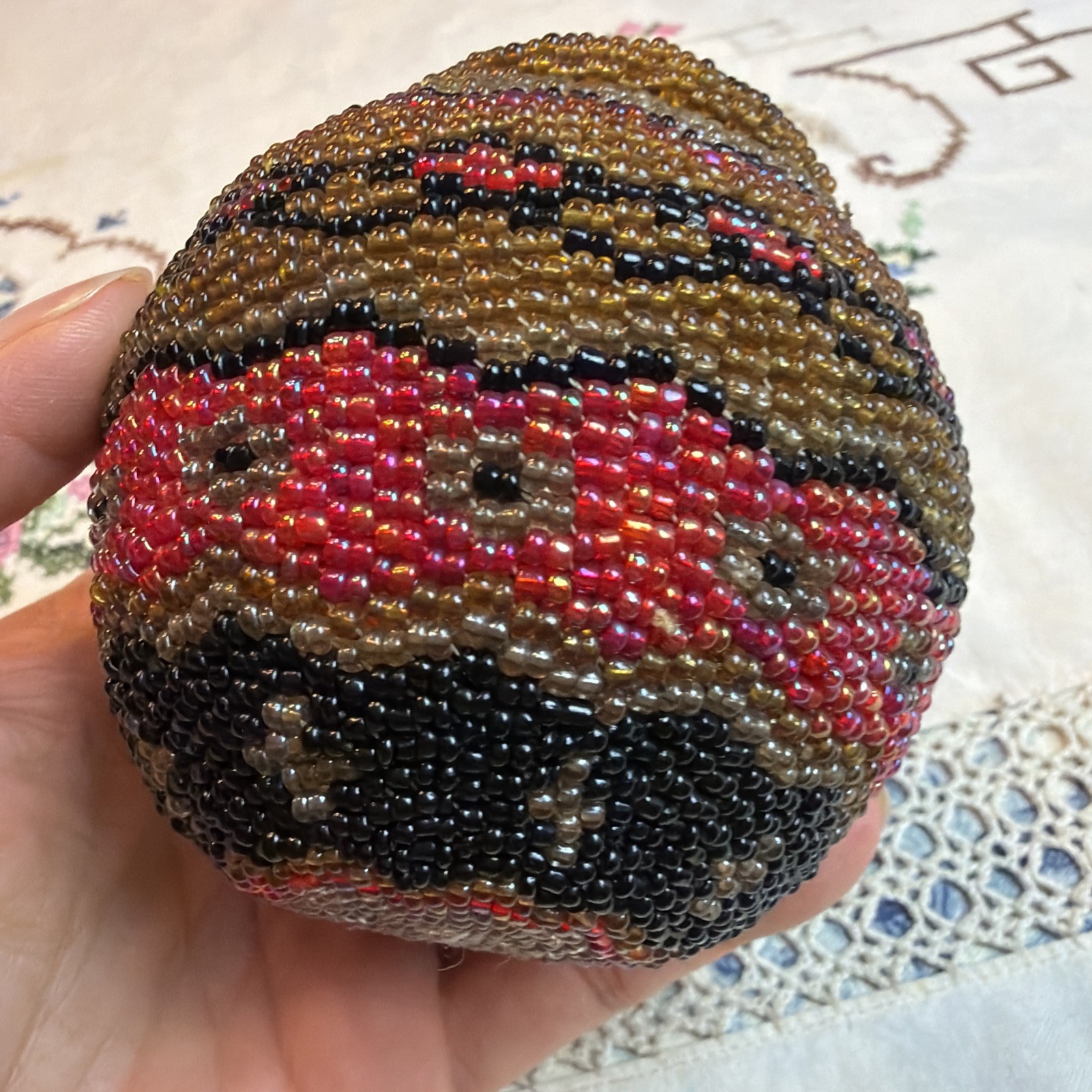 VTG Multi COLOR WOVEN BEADED OVER RATTAN BASKET WITH LID Brown Tan Pink