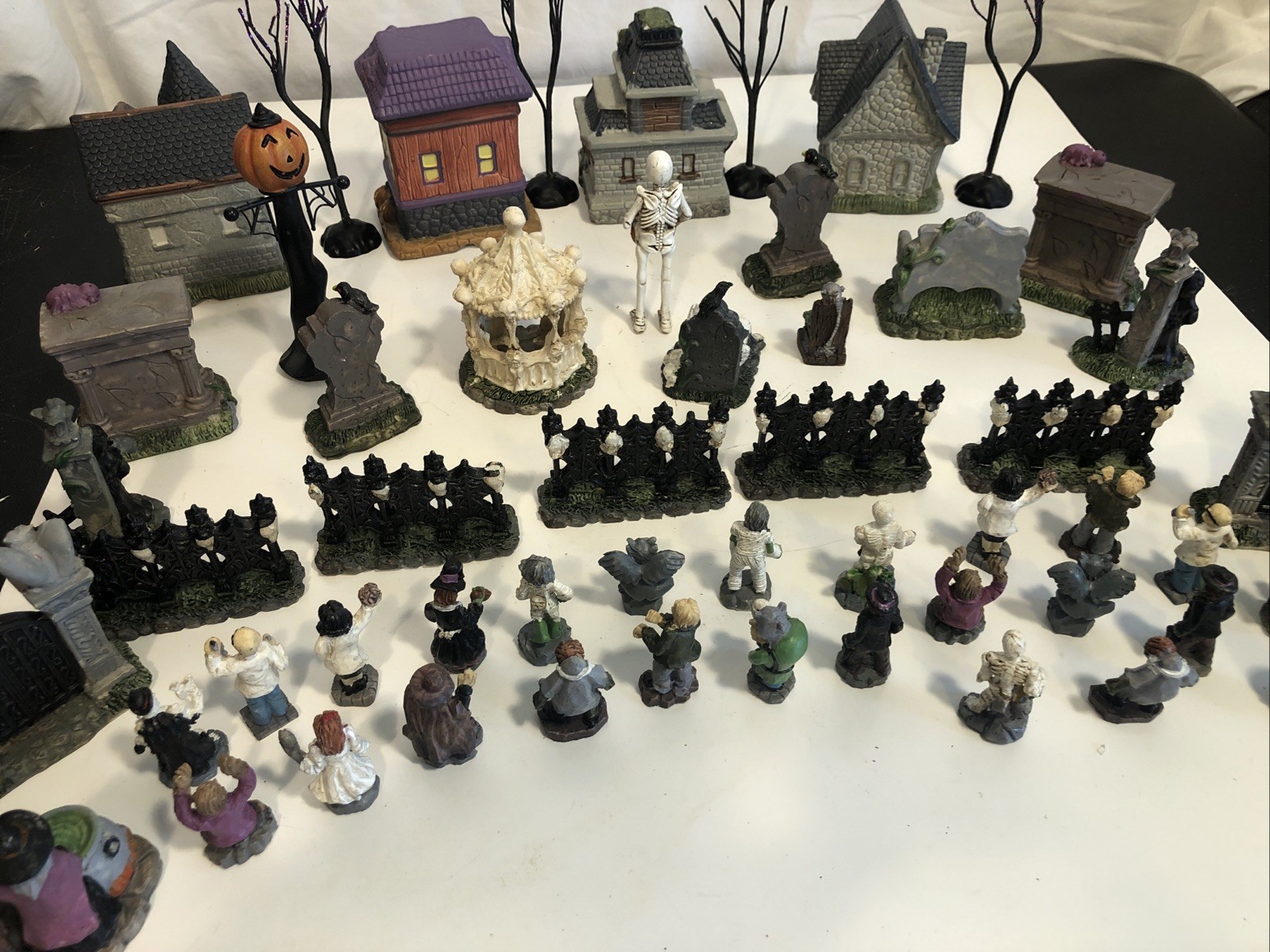 Greenbrier International (54 Piece) Holloween Zombie Village