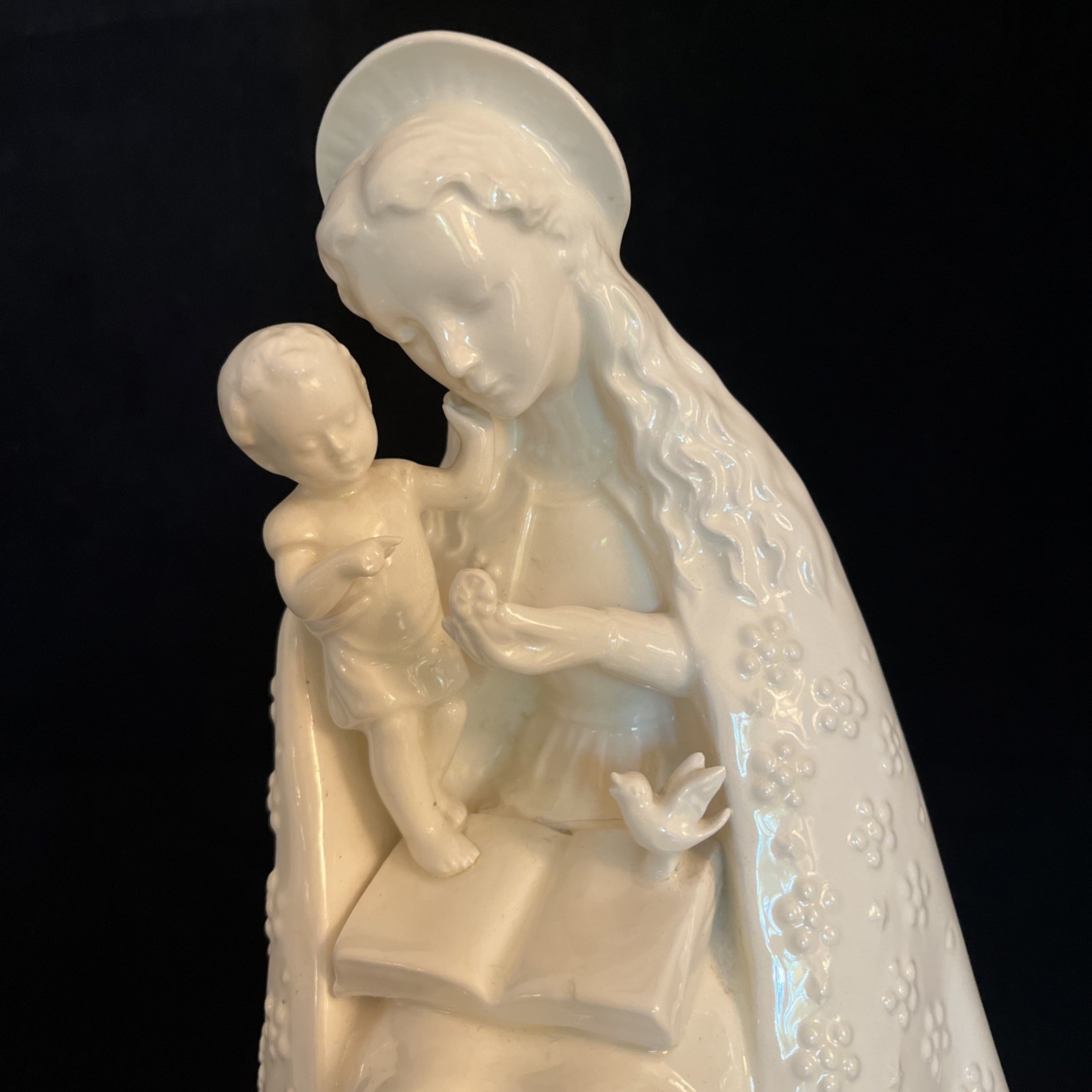 Goebel Hummel Flower Madonna Virgin Mary Baby Jesus Ivory White Porcelain 9.5in