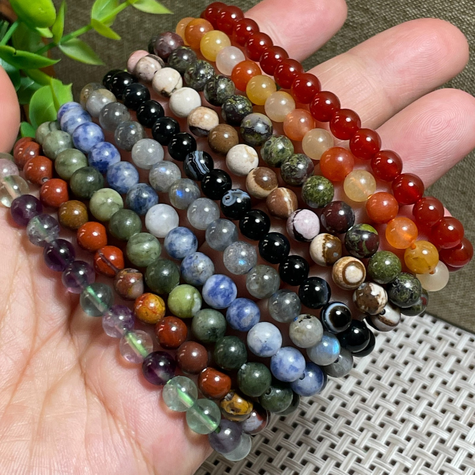 Wholesale 10Pcs beautiful stones ball beads 6mm 7.5“ crystal Stretch Bracelet