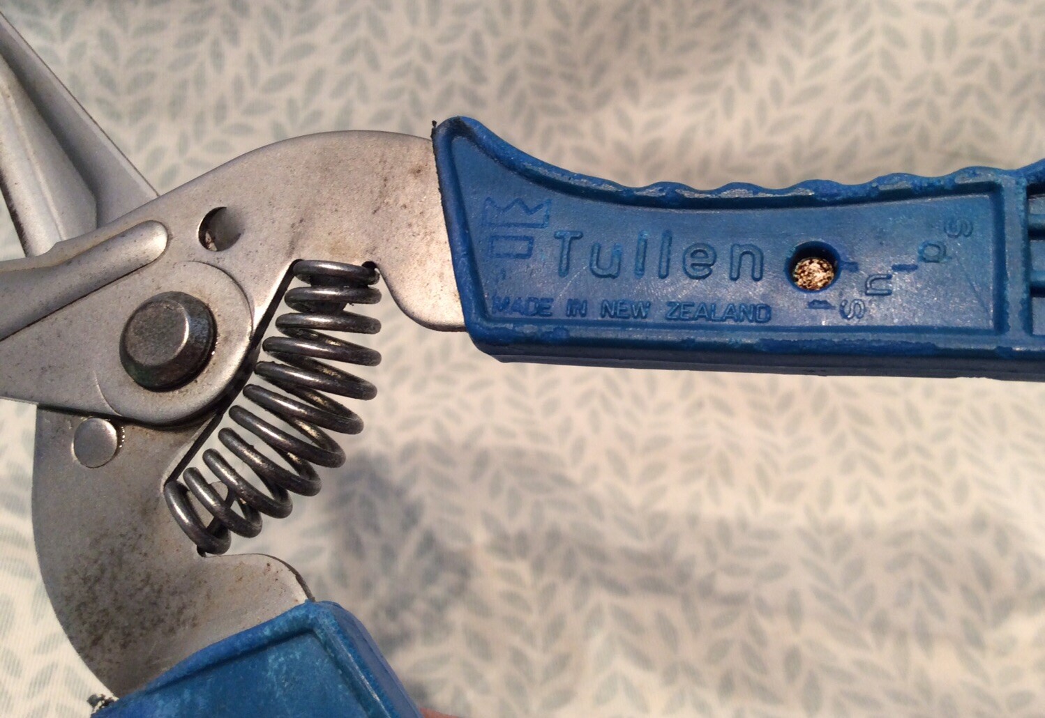 Vintage Tullen Self-Sharpening Kitchen Snips Scissors Made in New Zealand VGUC