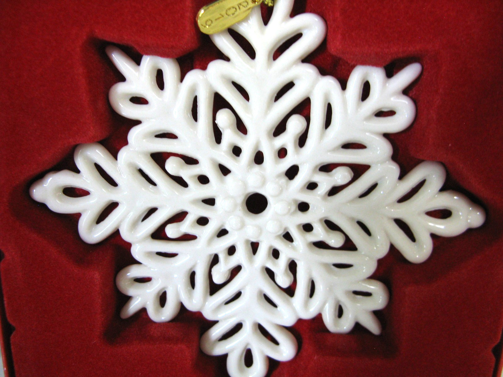 2019 Lenox Snow Fantasies Snowflake Porcelain Christmas Ornament