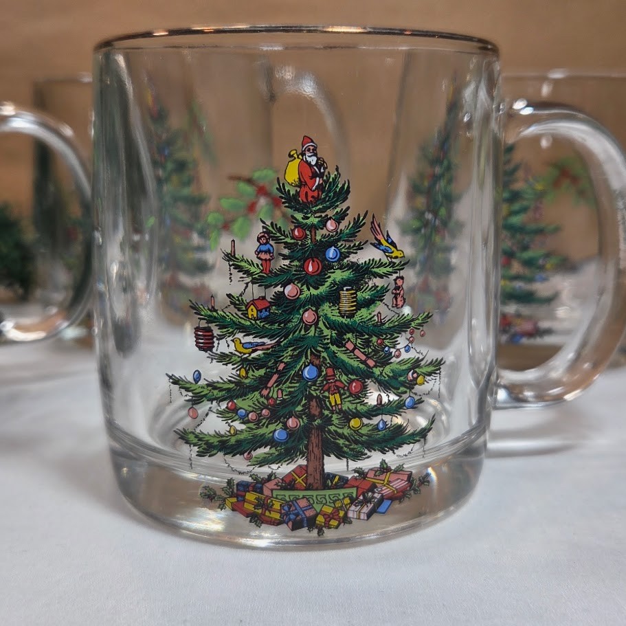 Spode Christmas Tree Set of 4 Glass Mugs 12 oz Hot or Cold Liquids Lightly Used