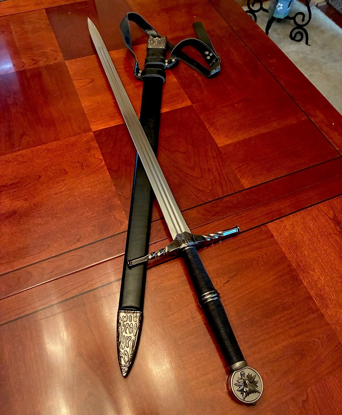 Witcher Sharp Sword School Of Wolf Stainless Steel Blood Tray Blade And Scabbard
