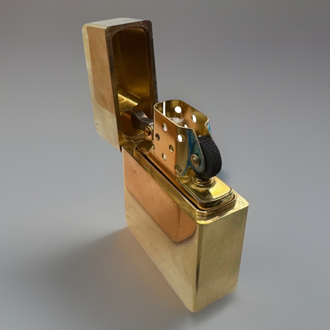 CNC Machined Lighter: The „Tank“-Solid Brass. Fuel-Saving Zippo Insert.