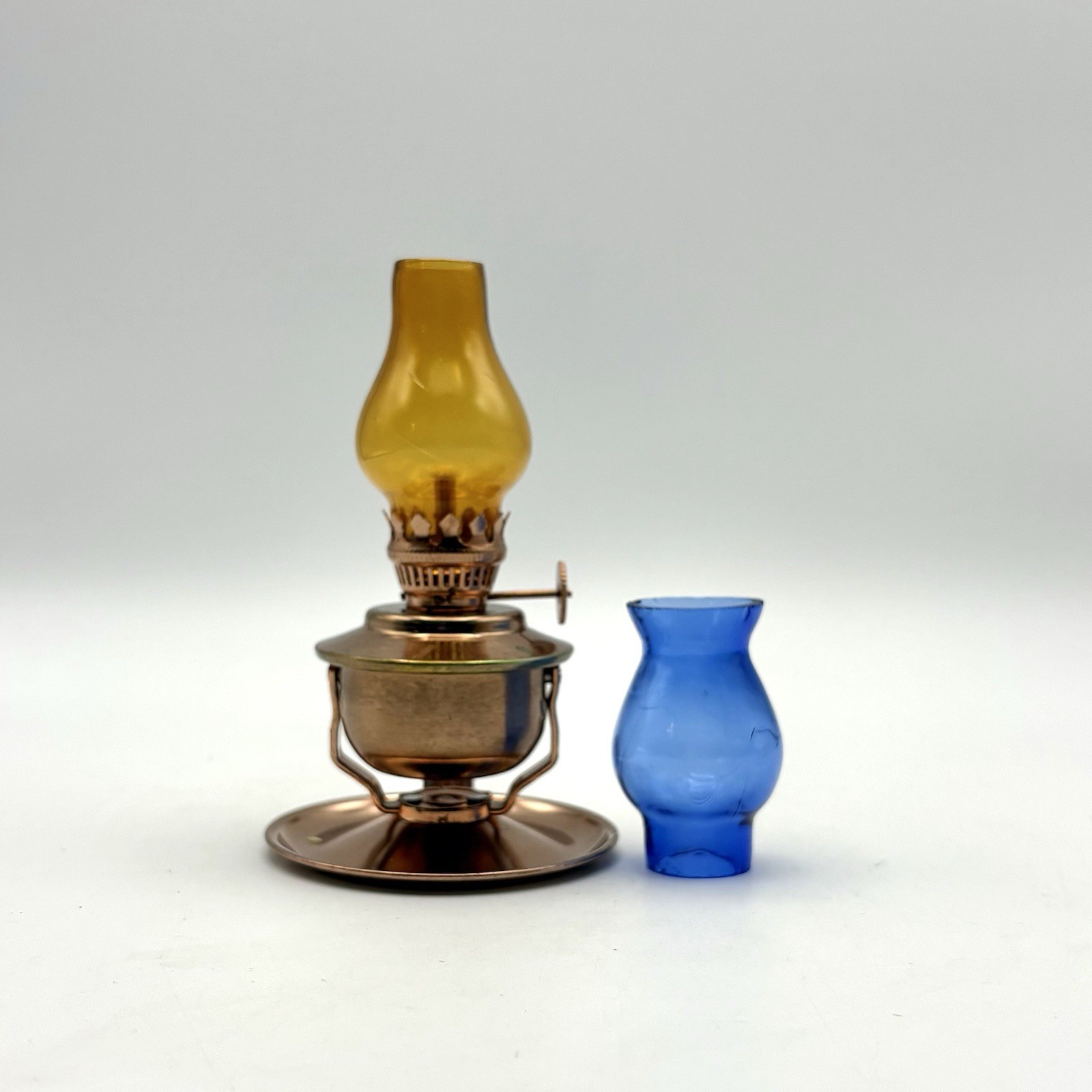 Vntg Working Amber & Blue Miniature Metal Oil Lamp Swivel Made In Hong Kong