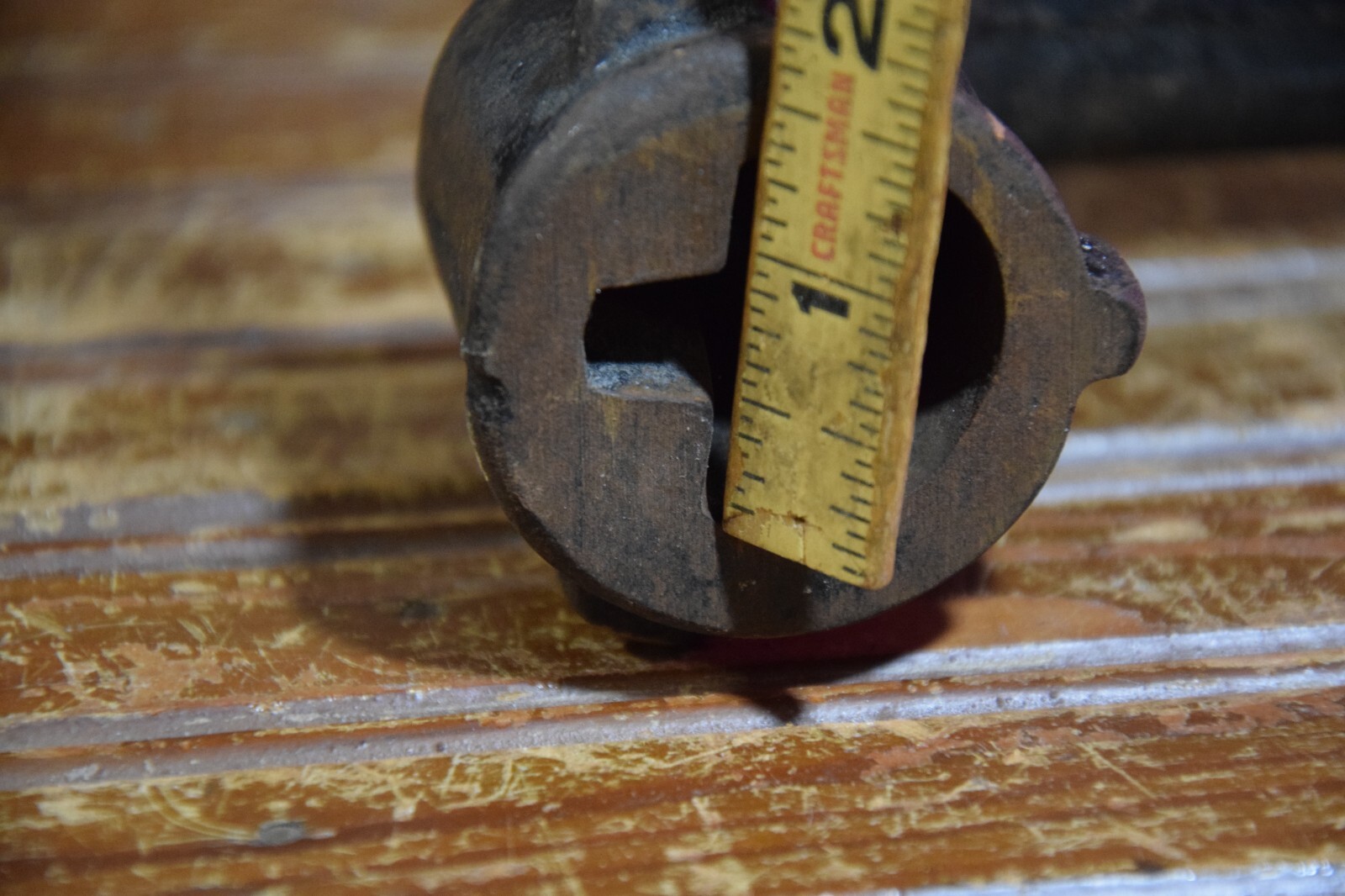 CAST IRON METAL HAND CRANK HANDLE ONE PIECE MACHINED INTERFACE OLD TIMEY DECOR