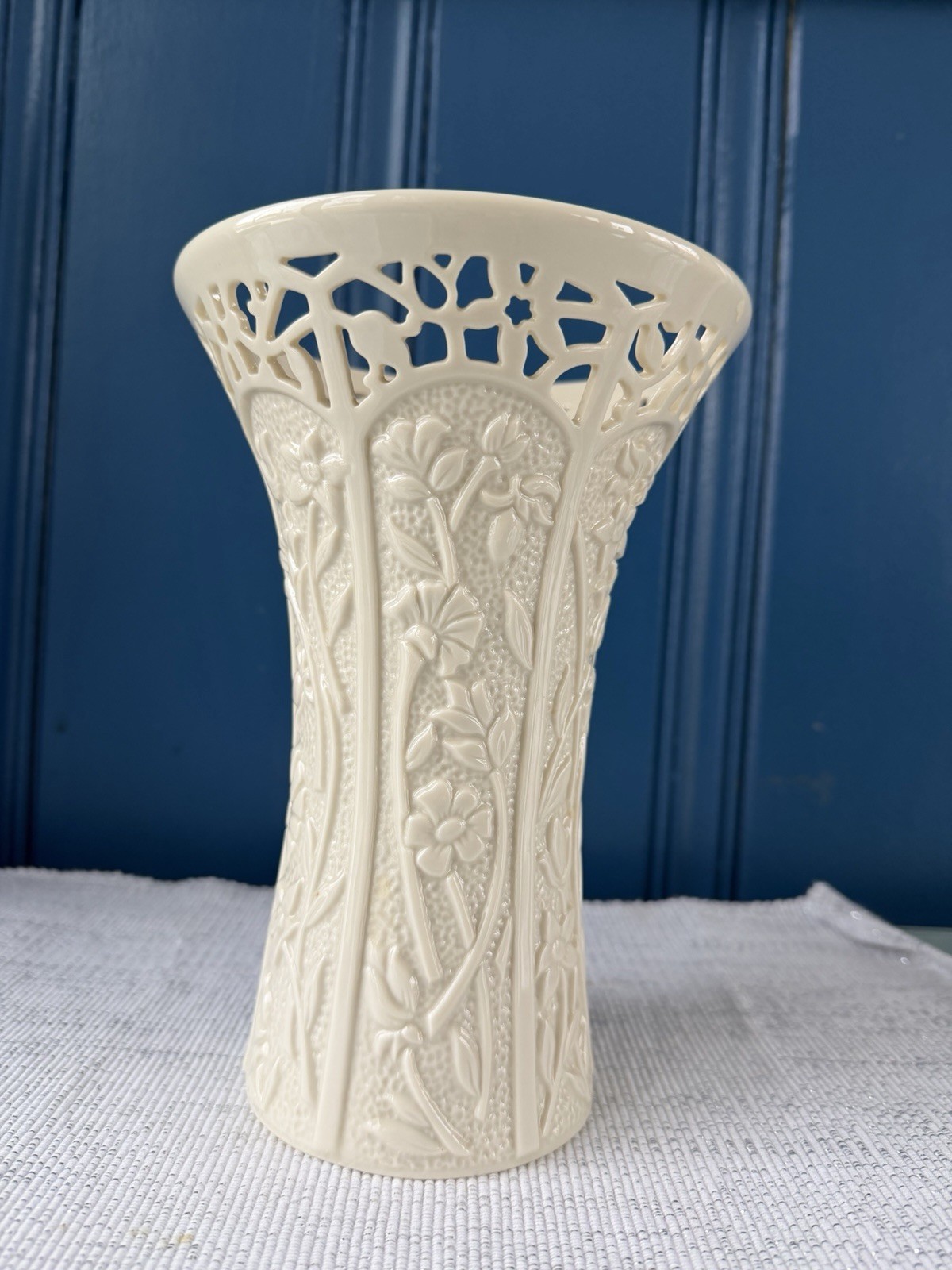 Lenox Jasmine Vase 8.5in Floral Embossed with box