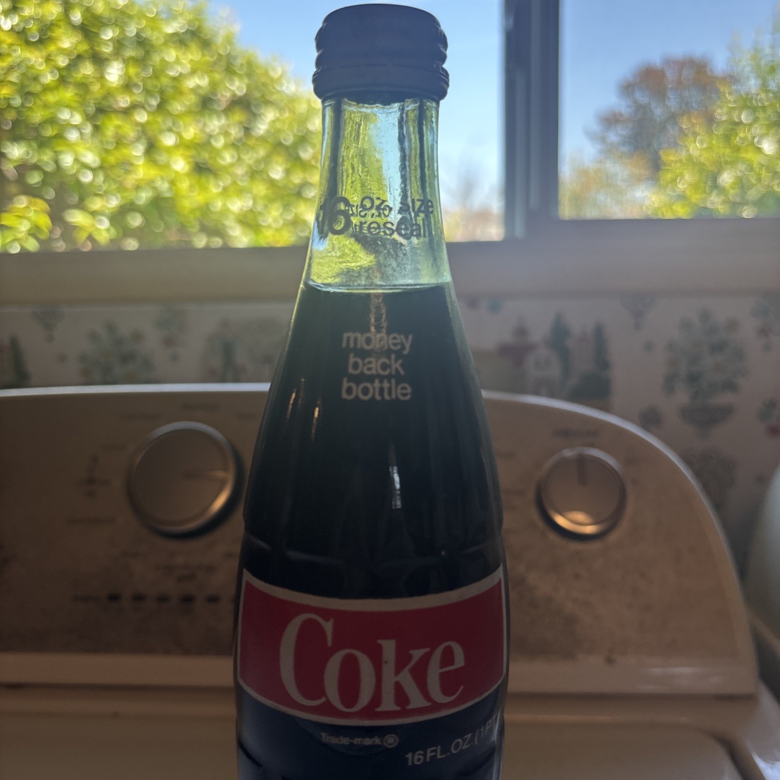 Vintage Full Coca-Cola Collectable Money Back Glass Bottle 16OZ Screw On lid