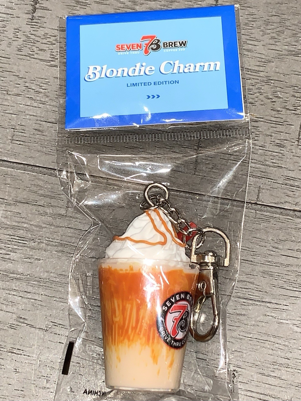 B7 1-7 Brew Blondie Charm Limited Edition Drink Keychain Restaurants & Fast Food