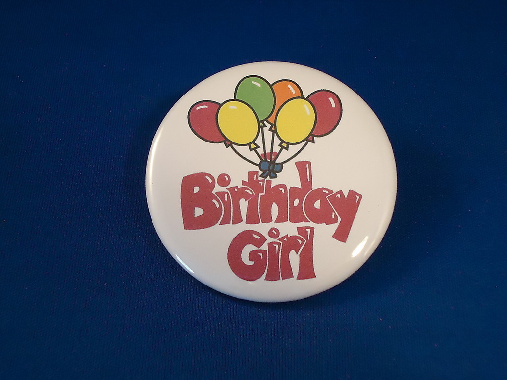 „BIRTHDAY GIRL“ BUTTON pin pinback 2 1/4″ badge NEW party loot bag RESALE! gift