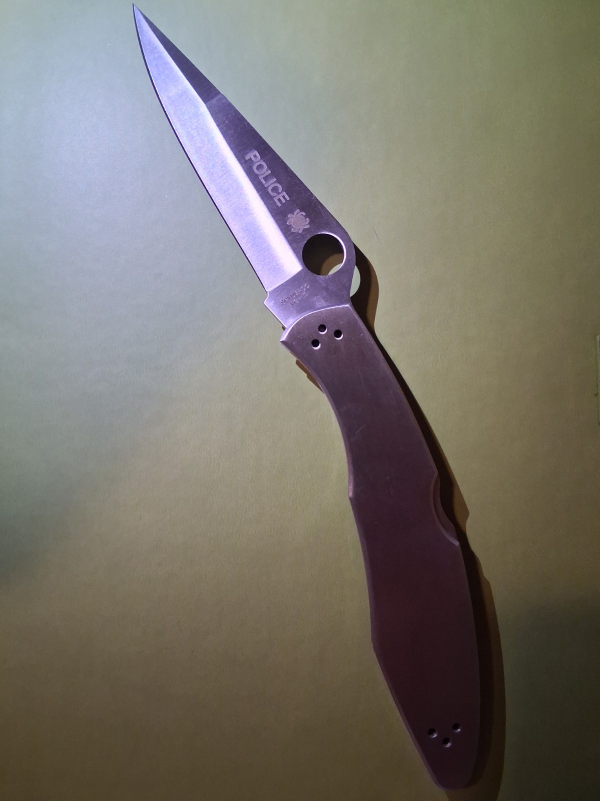 spyderco police stainless Steel Vg-10 Plain Edge Folding Knife