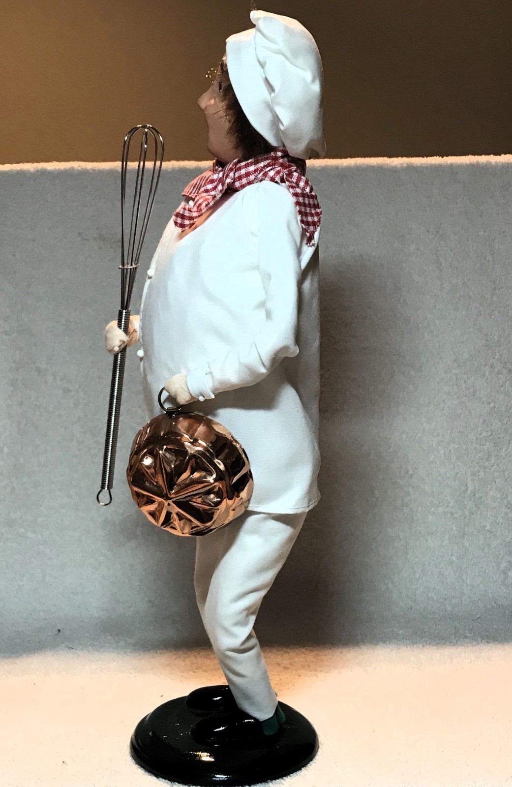 BYERS CHOICE CHEF WITH WISK & CAKE MOLD SIGNED HAS CHIP ON BASE RARE SEE PICS