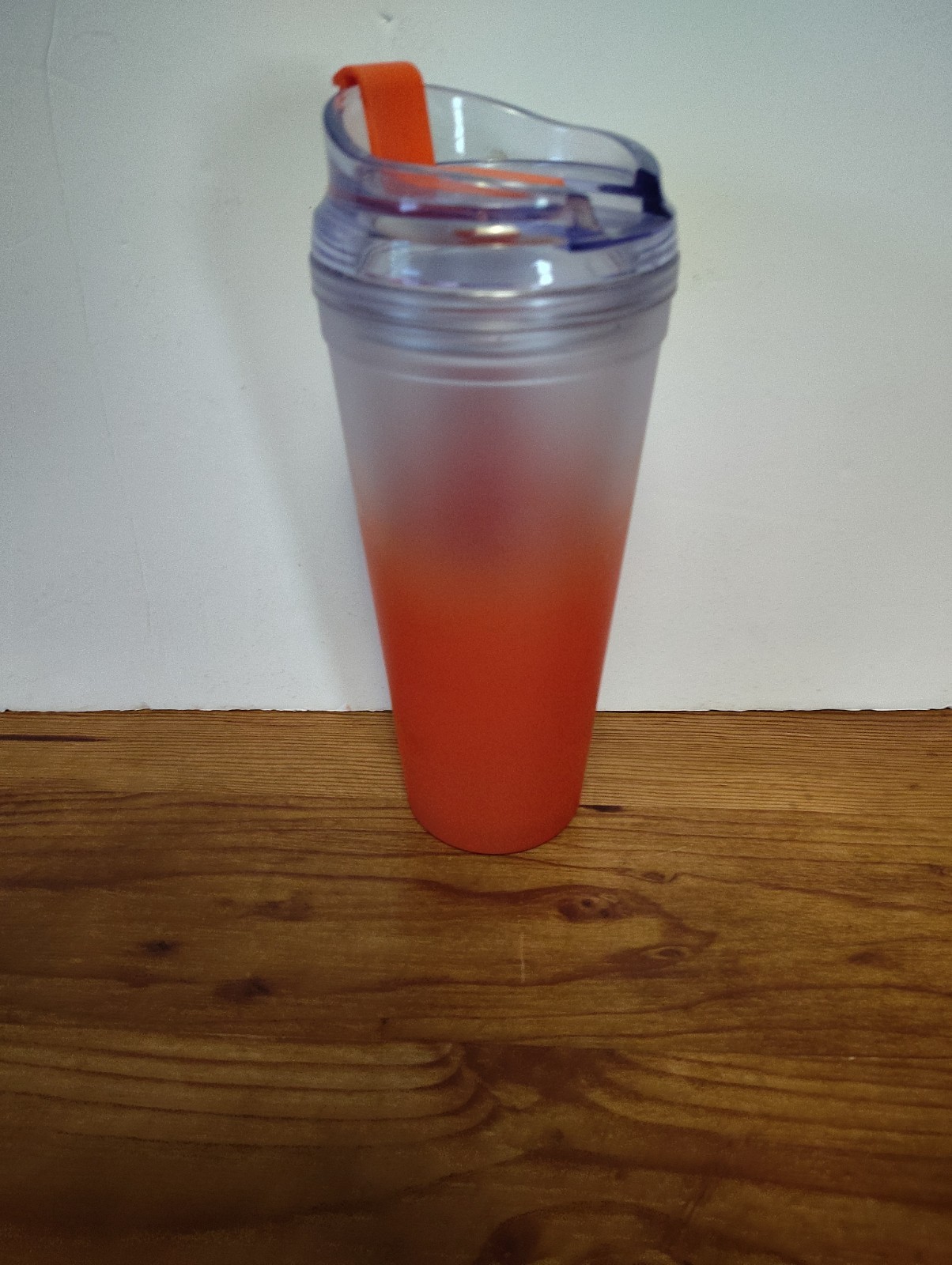 DunkinnDonuts Ombré Orange Insulated 24oz Tumbler 2024 EUC