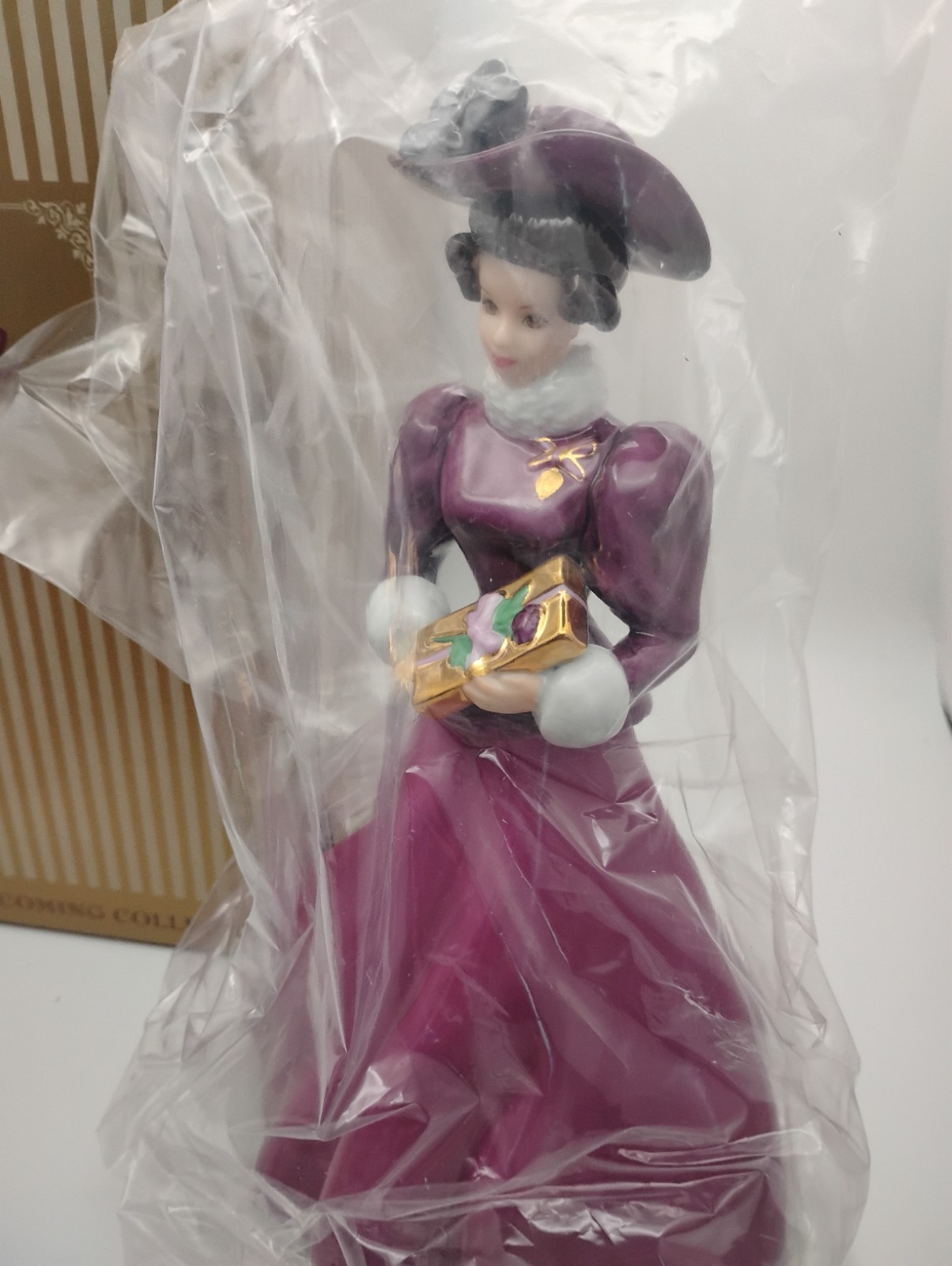 1996 Hallmark Holiday Traditions Barbie limited ed Porcelain Figurine New in Box