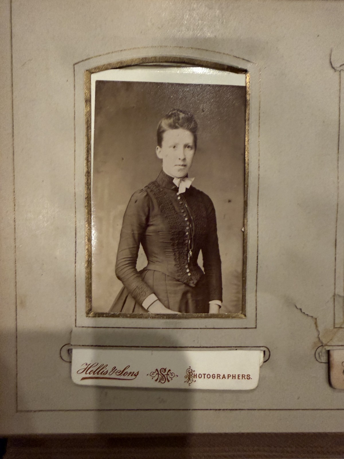 Antique Victorian Photo Album 16 Cabinet Cards East London c1885-1910 with Clasp
