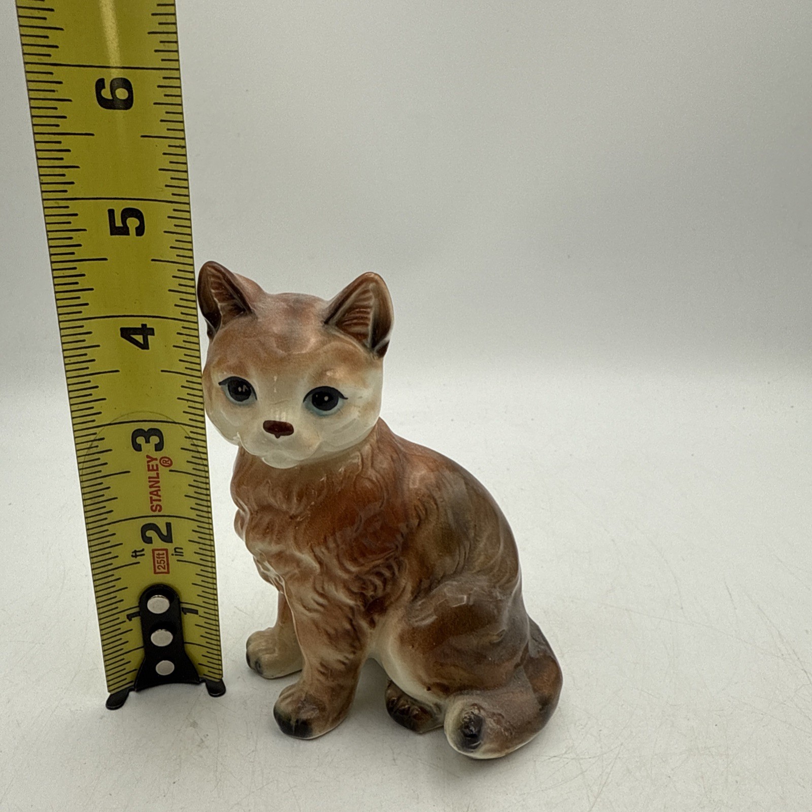 Brinn’s Beige Cat Porcelain made in Japan