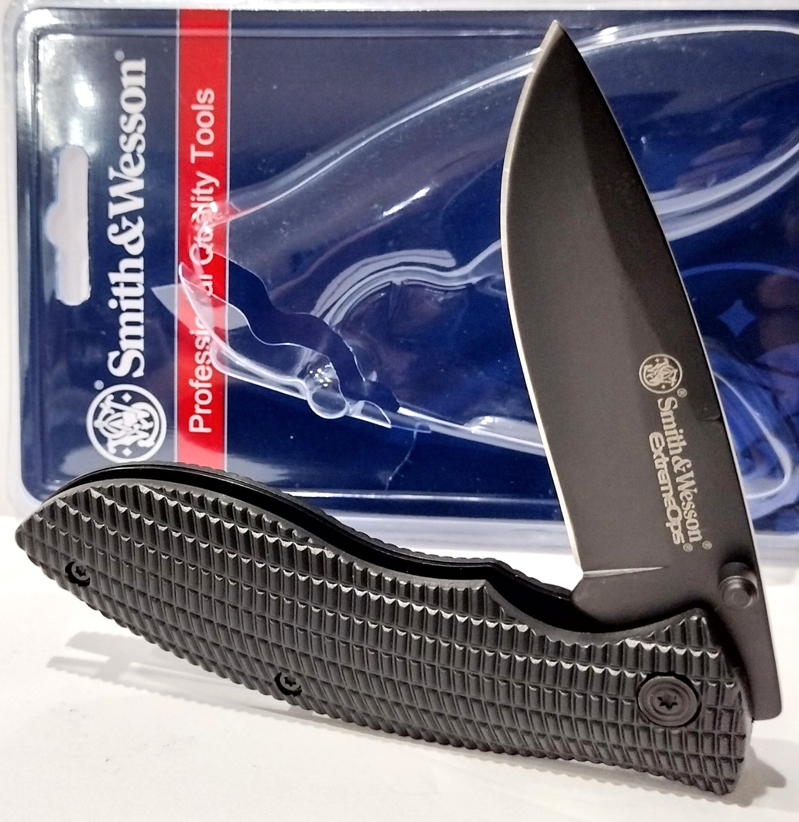 Smith & Wesson Extreme Ops Drop Point Blade Linerlock Tactical Pocket Knife EDC