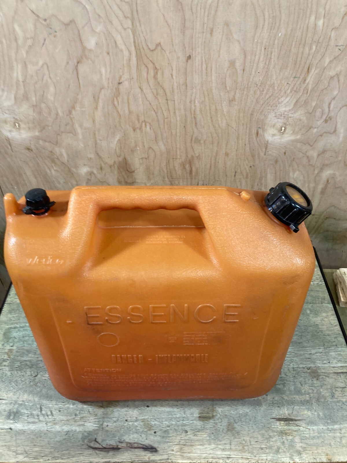 Preban Vented Wedco 5 Gallon Gas Can – No Spout – W-520 – Discoloration