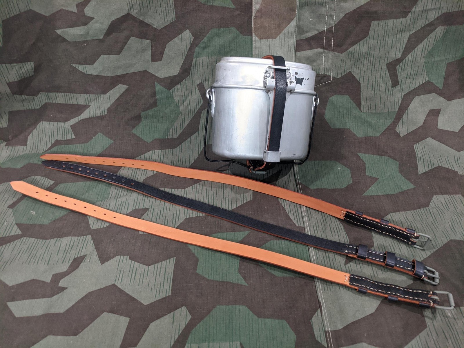 Reproduction WWII German Mess Kit Leather Strap 3 Loop Food Container Wehrmacht